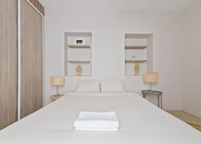 1 Bedroom - 6p - Le Marais With Netflix Apartment